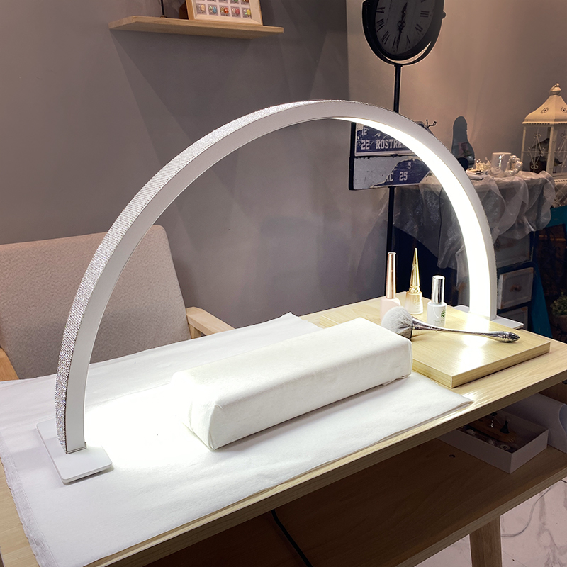 مصباح LED على شكل نصف قمر لتعب - مراجعة Led Ring Light وسعره